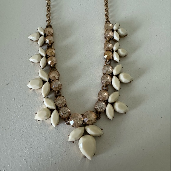 J crew white statement necklace - Picture 2 of 4